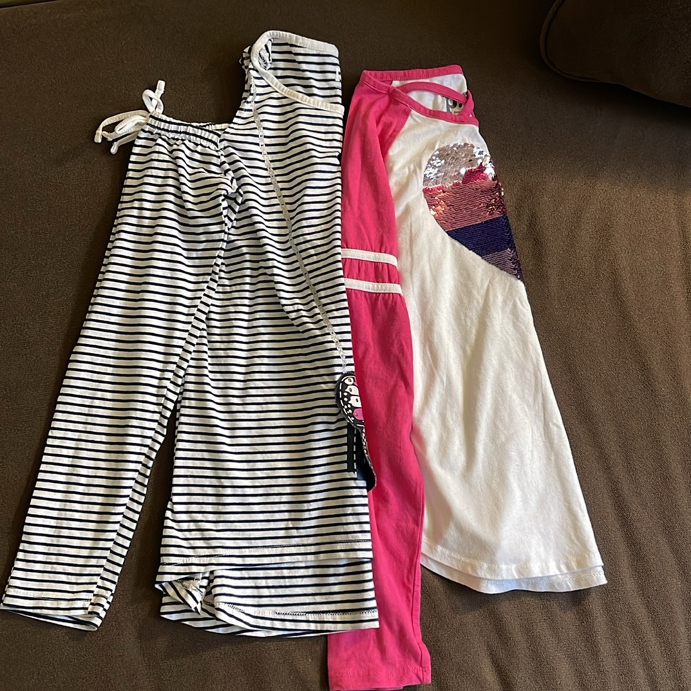 Bundle Kids tops, colors, pink, black, and white. Size 14. Excellent condition.